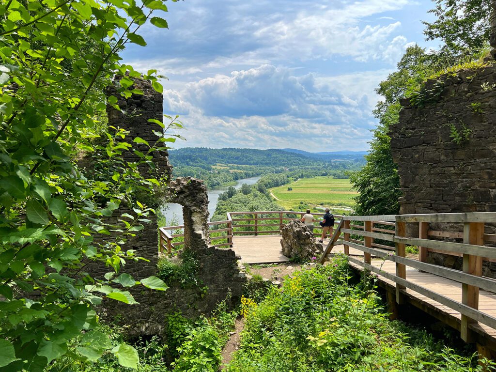 Pohoří Bieszczady Polsko hrad San