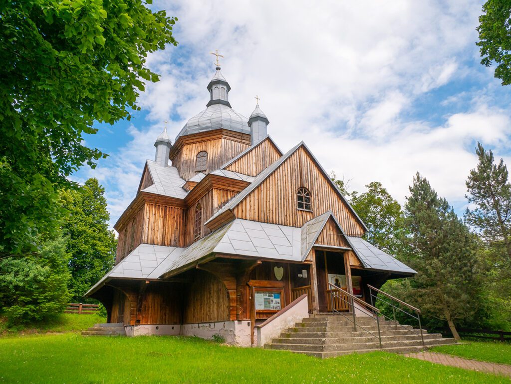 Pohoří Bieszczady Polsko dřevěný kostel