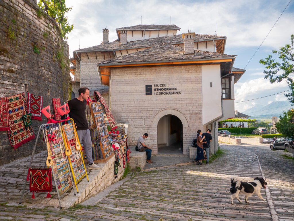 Albánie Gjirokastra muzeum